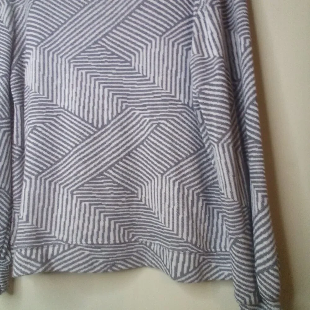 Ellen Tracy Sweater Pullover XL Women Long Sleeve Pattern Gray White